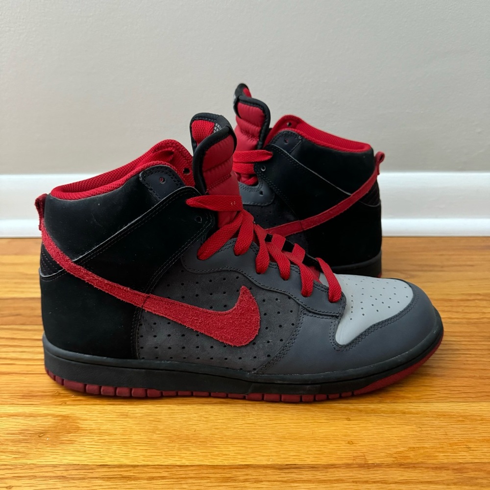 NIKE DUNK HIGH GRAY/VARSITY RED SIZE 11 OG 2008 EDITION